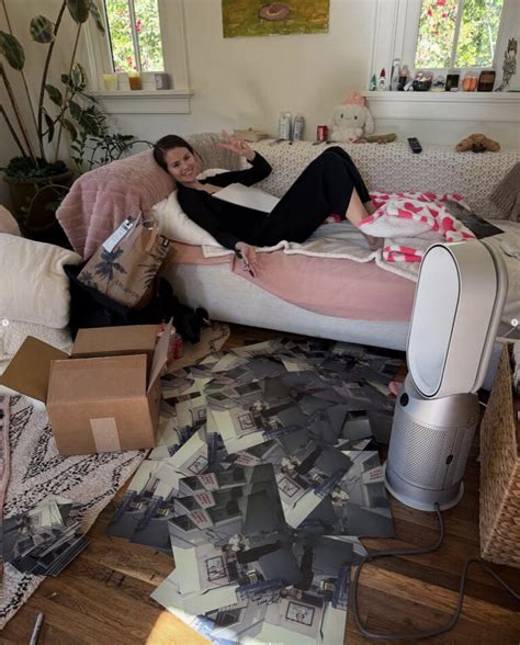 Selena Gomez Photo Detail Accidentally Reveals Way Too Much About Her Sex Life With Big Benny