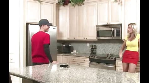 Belle M Re Salace Se Fait Baiser Sa Chatte Mouill E Porn