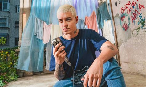 Promessa do pop brasileiro Nick Cruz relata preconceitos que já sofreu