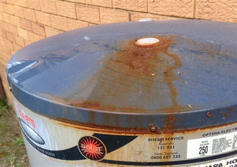 Ways To Fix A Leaking Hot Water Service