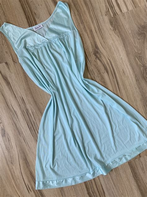 Vintage Vanity Fair Lingerie Sleepwear Nightgown Dress Gem