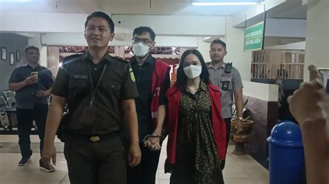 PN Surabaya Jatuhkan Vonis Untuk Pemeran Video Porno Kebaya Merah Dan