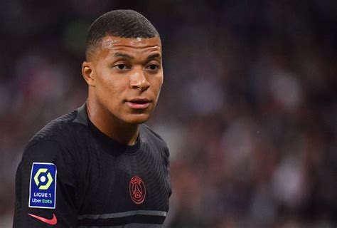 Diaporama Psg Les Dix Moments Forts De La Mise Au Point De Kylian