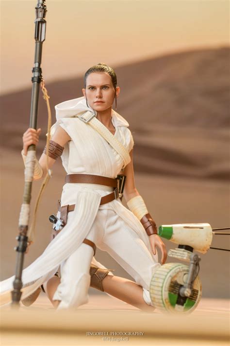Official Review Hot Toys Rey D