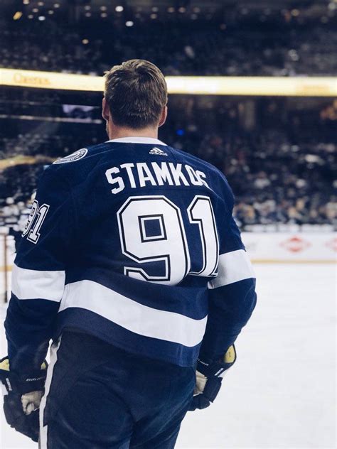 Download Steven Stamkos Tampa Bay Lightning Ice Hockey Team Wallpaper