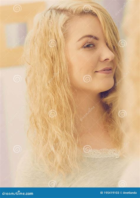 Woman With Wet Blonde Hair Stock Image Image Of Skin 195419103