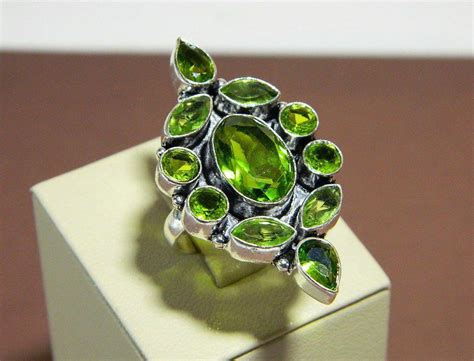 Что такое хризолит камень