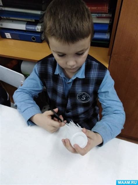 Мастер-класс для учащихся начальных классов «Цветок из пластикового ...