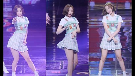 MOMOLAND 모모랜드 I m So Hot 암쏘핫 연우 YeonWoo 직캠 Fancam 근로자가요제 by Mera YouTube