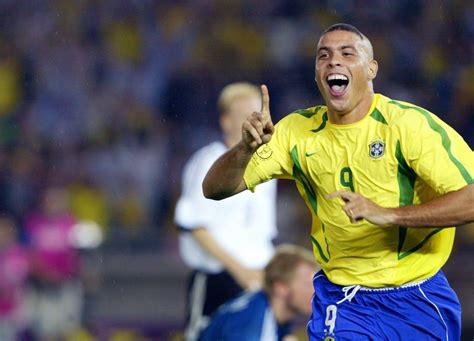 Ronaldo Nazario Wallpapers - Wallpaper Cave