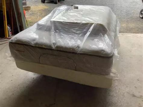 Sealy Posturepedic Ap 704 Plush Bed And Frame In Arlington Snohomish