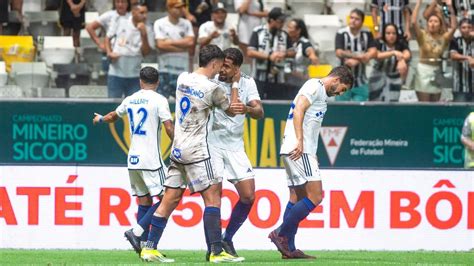 Veja os melhores momentos de Atlético 2x2 Cruzeiro na Arena MRV