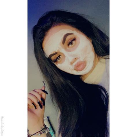 Meg Bxxx Megan Barton1 Megscurves Nude OnlyFans Leaks Fappening FappeningBook