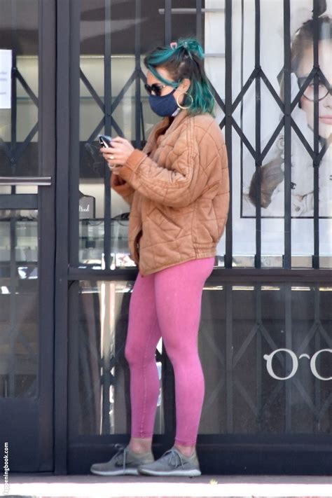 Hilary Duff Hilaryduff Nude The Fappening Photo 1130613 FappeningBook