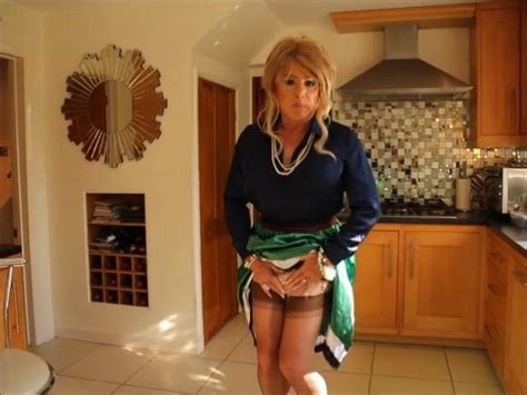 Sindy In Blue And Green Shemale Stockings Stockings Porn XHamster