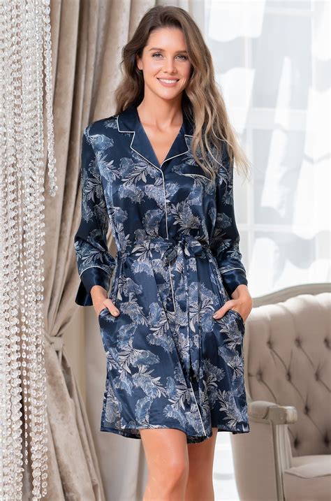 Короткий халат на пуговицах Mia-Amore 3777 "Vanessa"