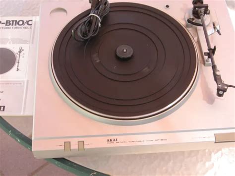 VINTAGE AKAI AP B110 Belt Drive Auto Return Turntable Good With Manual