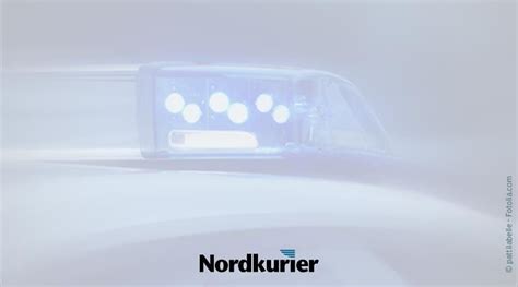 Vater Bietet Seine Tochter Zum Sex An