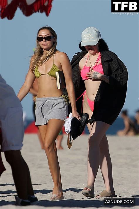 Noah Cyrus Sexy Seen Flaunting Her Big Ass And Tits In A Pink Bikini At The Beach In Miami Aznude