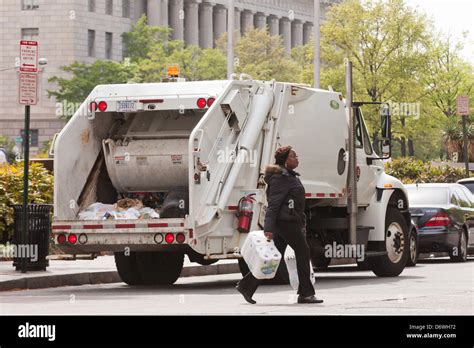 Garbage Truck Usa Stock Photo Alamy
