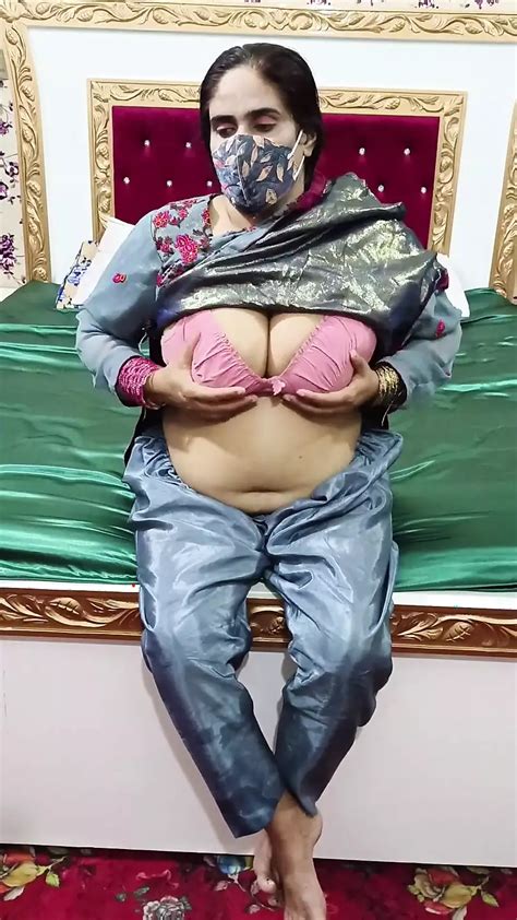 Calda Desi Shilpa Bhabhi Premendo Le Sue Grandi Tette E Si Masturba Con Un Dildo Xhamster