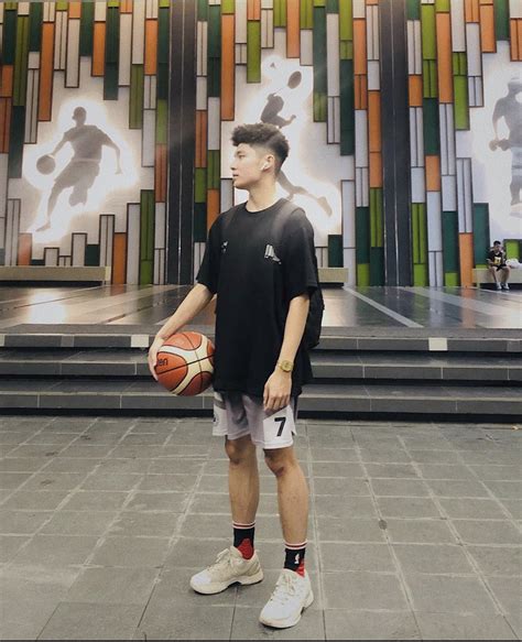 Hot boy bóng rổ có góc nghiêng cực phẩm giống Noo Phước Thịnh thân hình 6 múi Ngôn tình đời