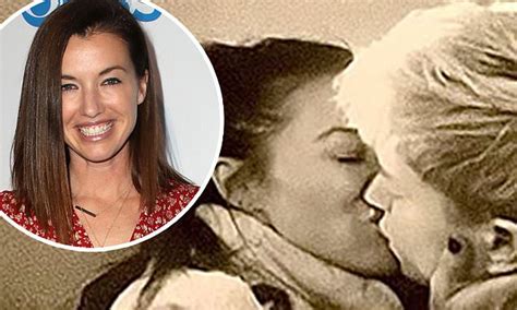 Survivor Star Parvati Shallow Comes Out As Gay As She Kisses Comedian Mae Martin In
