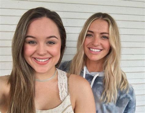 Blonde BFF Scrolller