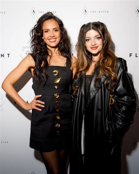 Jessica Alba Gorgeous Hot Celebs Home