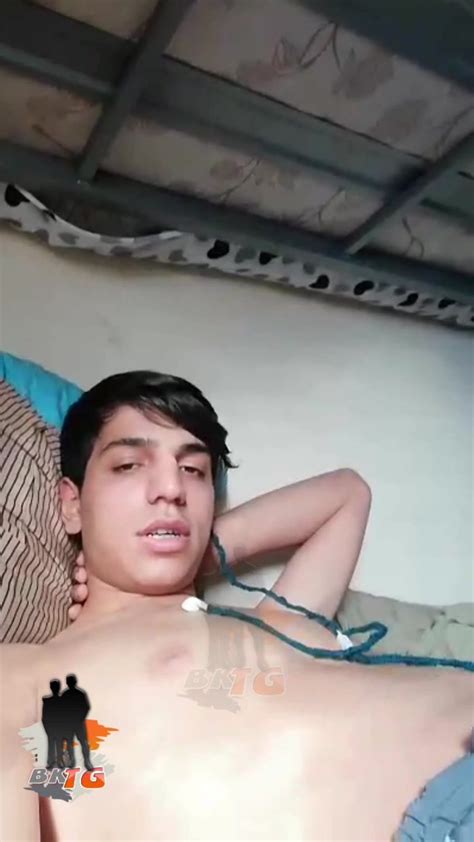 Turkish Horny Boy Chatting ThisVid 日本語で