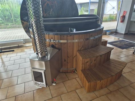 CHF Badefass Hot Tub Badezuber Hottube Hotpot Pool Neu gemäss Beschreibung in Tübingen