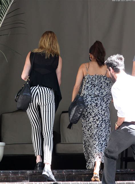 Melanie Griffith Posing Hot Beautiful Babe Celebrity High