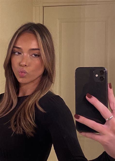 Pin By Kon On HAIR In Light Brunette Hair Brown Hair Inspo Hair Highlights