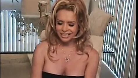 Blonde Shemale Gets Sucked By Blonde Girl On Her Bed Xhamster