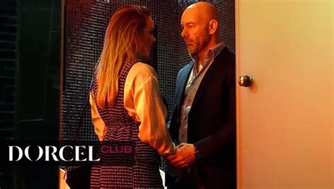The Evening Of Tiffany Leiddi In A Swinger Club Blowjob Porn By Dorcel Club Xhamster