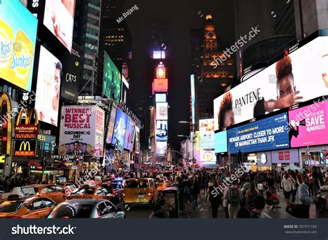 City Crowd Animated Images Browse 364 Stock Photos And Vectors Free