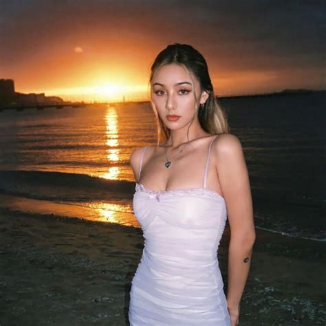 Hot Sexy Kathy Zheng Bikini Pics