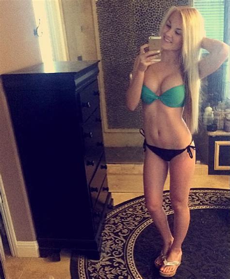 Fit Blonde With AMAZING Sexy Body Porn Pic