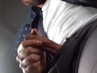 EL MOVIMIENTO DEL BUS ME PUSO CALIENTE Pornhub Gay