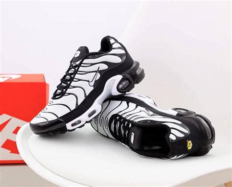 Чоловічі кросівки Nike Air Max Plus TN White/Black (біло-чорні) стильні ...