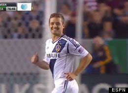 Robbie Rogers Openly Gay Soccer Player Makes Historic L A Galaxy Debut Forums