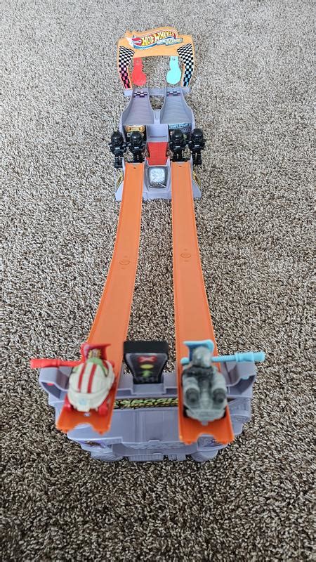 Hot Wheels Racerverse Star Wars Track Set With 2 Hot Wheels Racers Inspired By Star Wars