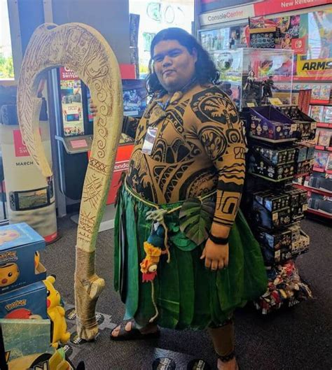 16 People Who Did An Amazing Job Of Cosplaying Our Favorite Characters