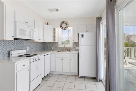 Hot Sexy Mishes Kitchen Bikini Pics