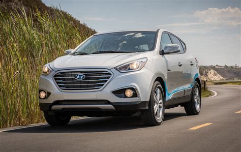 Hyundai Tucson Fuel Cell Test Drive Review - CarGurus.ca