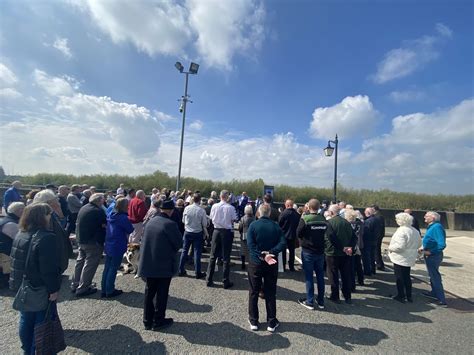 Plaque dedicated to workers of Roses of Gainsborough unveiled by