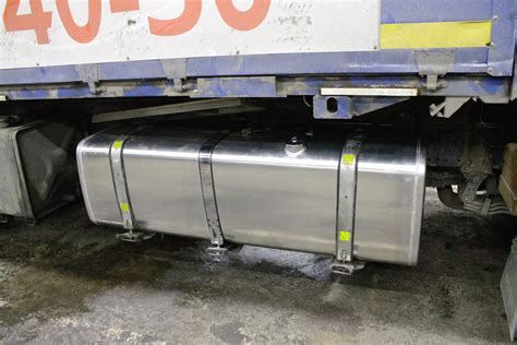 Замена топливного бака на MAN TGA 700 л — Автобаки на DRIVE2