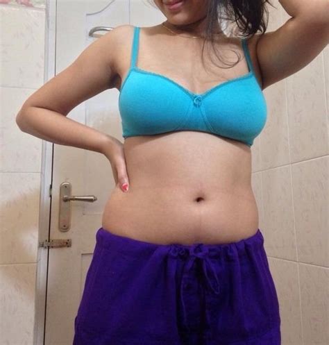 College Girl Showing Her Nude Boobs Pussy Before Shower