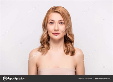 Photo Portrait Woman With Naked Shoulders Smiling Isolated White Color