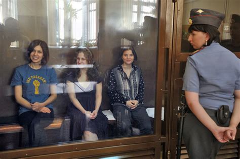 Участницы Pussy Riot никогда не попросят Путина о помиловании